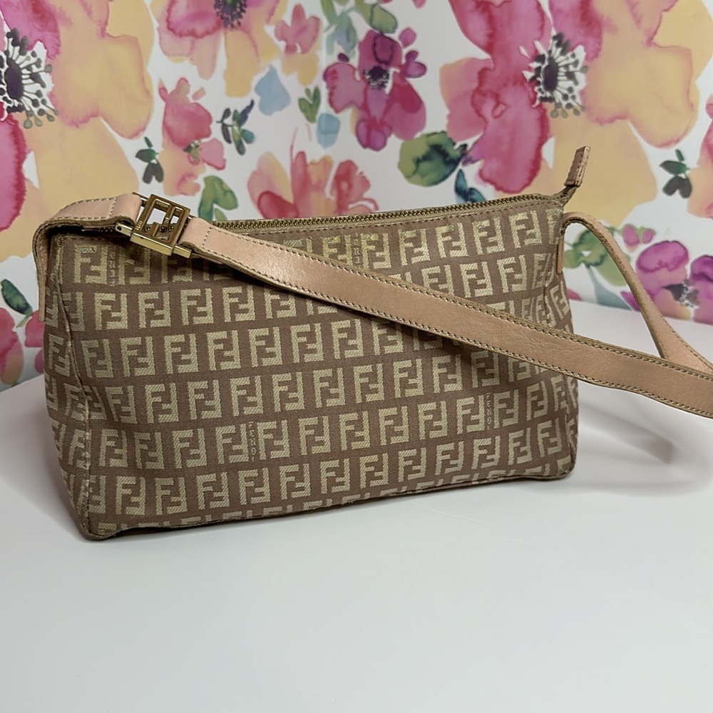 💯Authentic Fendi Shoulder Bag Small size 🍀 - Picture 14 of 17